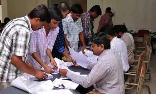 Telangana के निजी व्यावसायिक कॉलेजों ने फीस प्रतिपूर्ति बकाया की मांग की Telangana के निजी व्यावसायिक कॉलेजों ने फीस प्रतिपूर्ति बकाया की मांग की