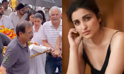 Parineeti Chopra : गैरमौजूदगी में उनके पिता और भाई ने निभाया पारिवारिक धर्म Parineeti Chopra : गैरमौजूदगी में उनके पिता और भाई ने निभाया पारिवारिक धर्म