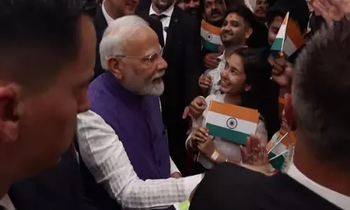 PM मोदी ने क्रोएशिया पहुंचने पर भारतीय प्रवासियों से बातचीत की PM मोदी ने क्रोएशिया पहुंचने पर भारतीय प्रवासियों से बातचीत की