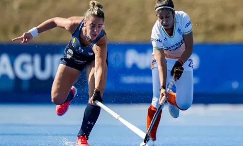 FIH हॉकी प्रो लीग में भारत ने अर्जेंटीना के खिलाफ 2-2 से ड्रा खेला, लेकिन शूटआउट में पिछड़ा FIH हॉकी प्रो लीग में भारत ने अर्जेंटीना के खिलाफ 2-2 से ड्रा खेला, लेकिन शूटआउट में पिछड़ा