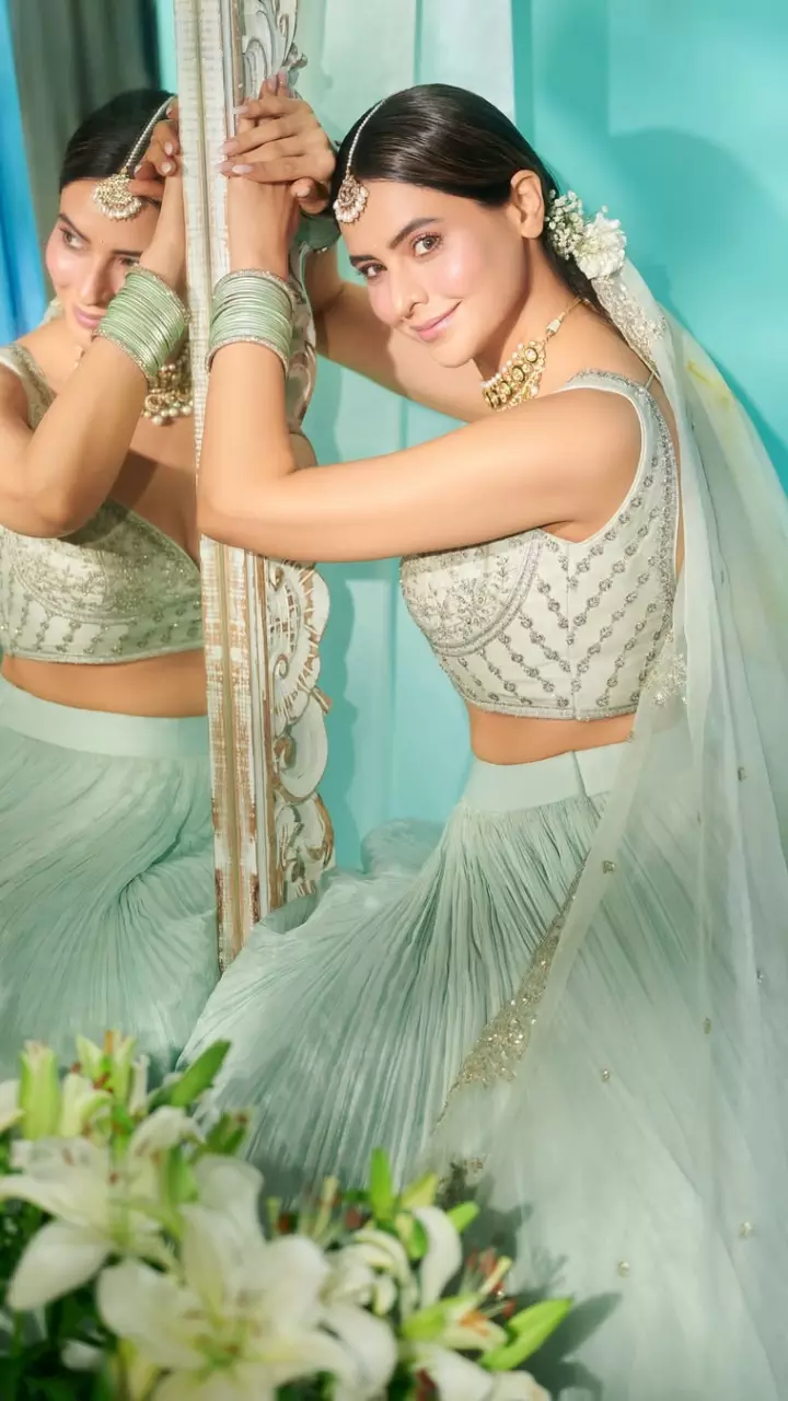 Aamna Sharif का हॉट फोटोशूट