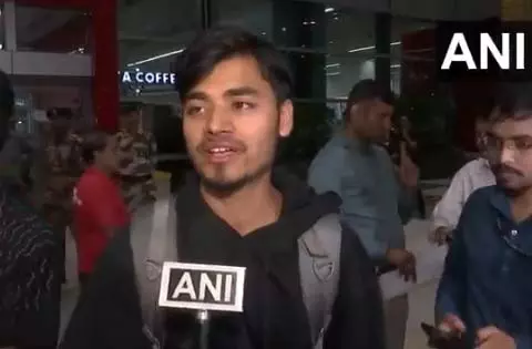 ईरान में फंसे 110 भारतीय छात्र सुरक्षित भारत लौटे, वीडियो ईरान में फंसे 110 भारतीय छात्र सुरक्षित भारत लौटे, वीडियो
