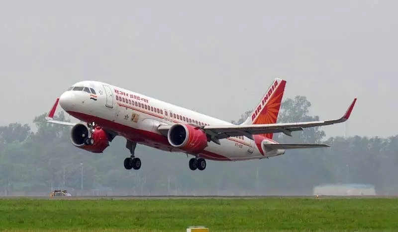 Delhi: एयर इंडिया की फ्लाइट खराब मौसम के कारण वाराणसी डायवर्ट Delhi: एयर इंडिया की फ्लाइट खराब मौसम के कारण वाराणसी डायवर्ट