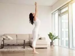 Yoga: 20 की उम्र से ही करना शुरू कर दें ये 5 योगासन, लंबी उम्र जीने का है राज Yoga: 20 की उम्र से ही करना शुरू कर दें ये 5 योगासन, लंबी उम्र जीने का है राज