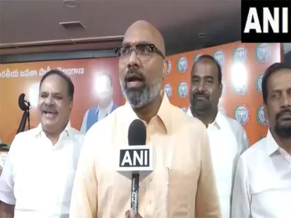 BJP MP अरविंद धर्मपुरी ने बनकाचेरला परियोजना बैठक को सरासर दिखावा बताया BJP MP अरविंद धर्मपुरी ने बनकाचेरला परियोजना बैठक को सरासर दिखावा बताया