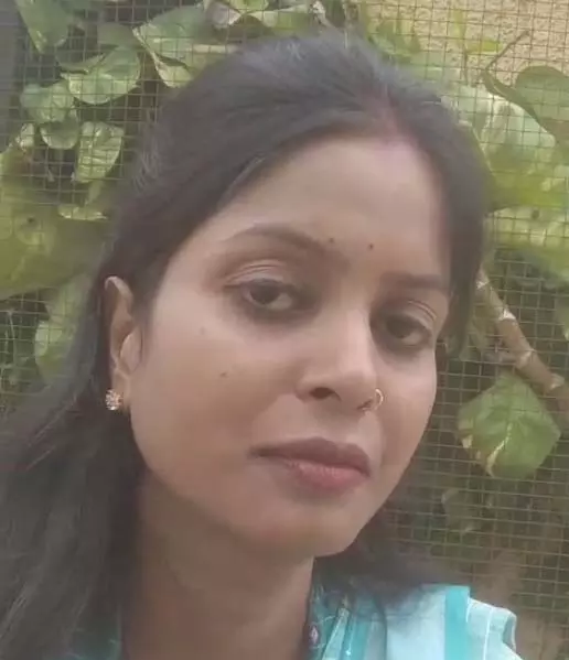 पति तहसीलदार और ससुर अधिकारी, महिला ससुराल में बैठी धरने पर पति तहसीलदार और ससुर अधिकारी, महिला ससुराल में बैठी धरने पर