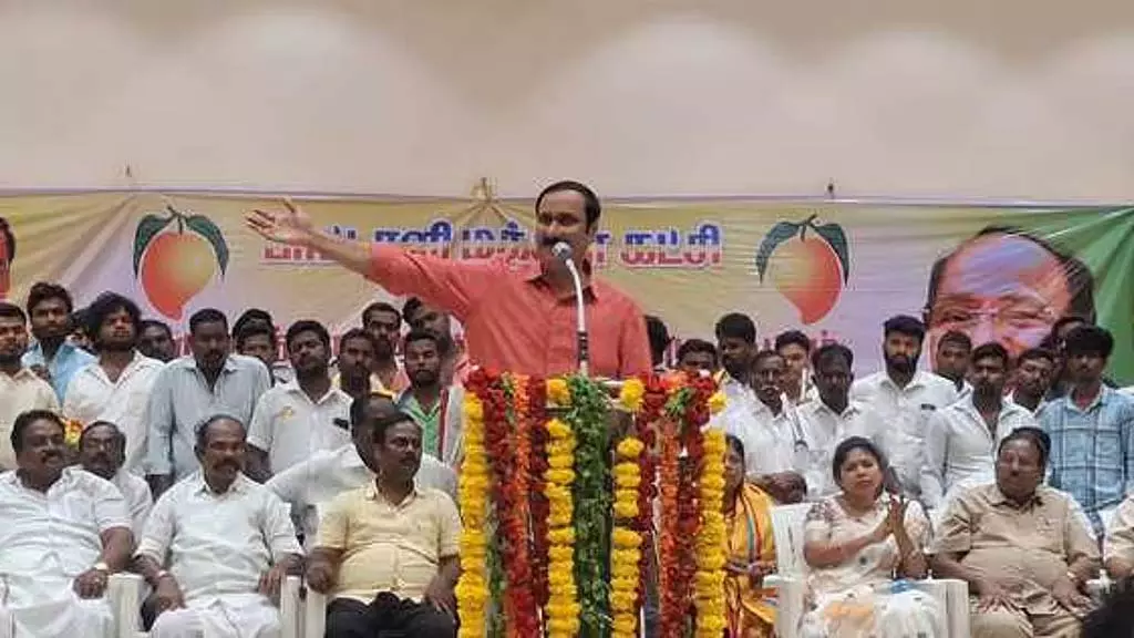 DMK सरकार ने वन्नी लोगों को धोखा दिया: अंबुमणि रामदास DMK सरकार ने वन्नी लोगों को धोखा दिया: अंबुमणि रामदास