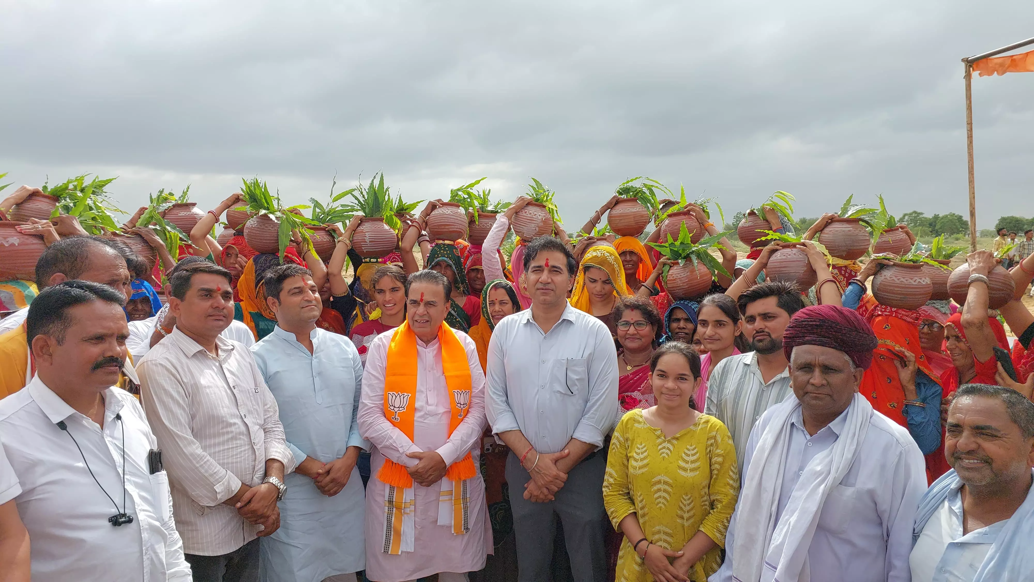 Jaipur: अंतर्राष्ट्रीय योग दिवस पर जयपुर में 2 लाख 51 हजार से ज्यादा लोग करेंगे योगाभ्यास Jaipur: अंतर्राष्ट्रीय योग दिवस पर जयपुर में 2 लाख 51 हजार से ज्यादा लोग करेंगे योगाभ्यास