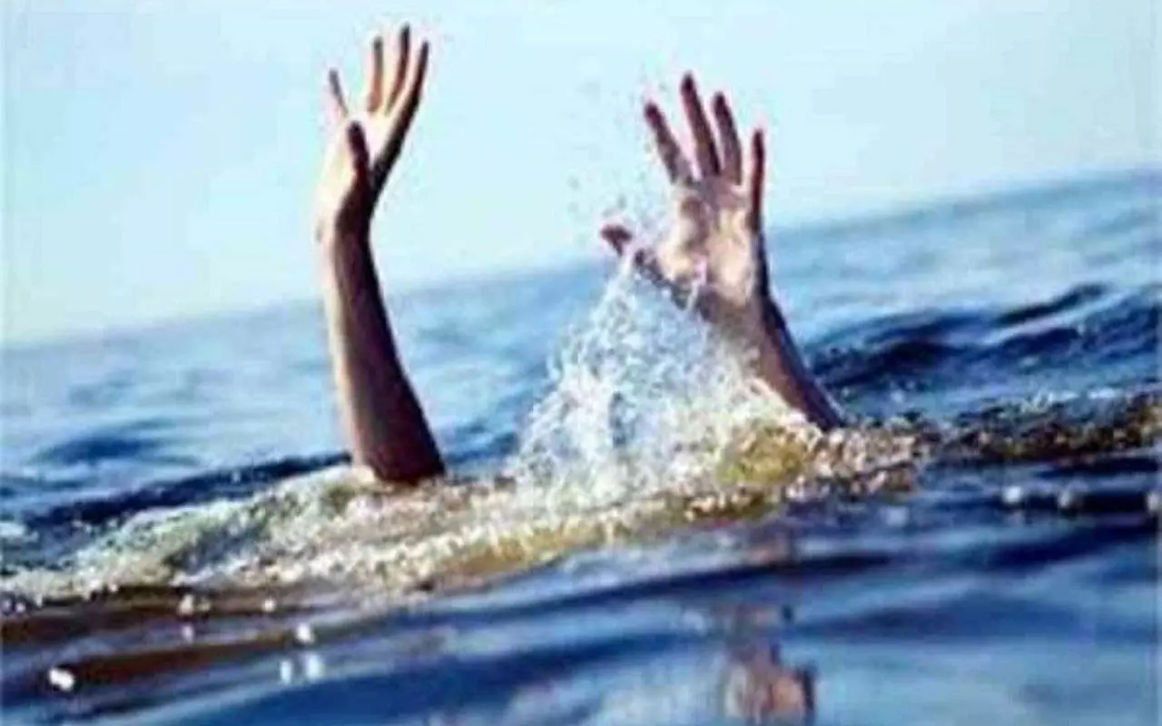 Bihar: नदी में डूबने से दो बहनों की दर्दनाक मौत Bihar: नदी में डूबने से दो बहनों की दर्दनाक मौत