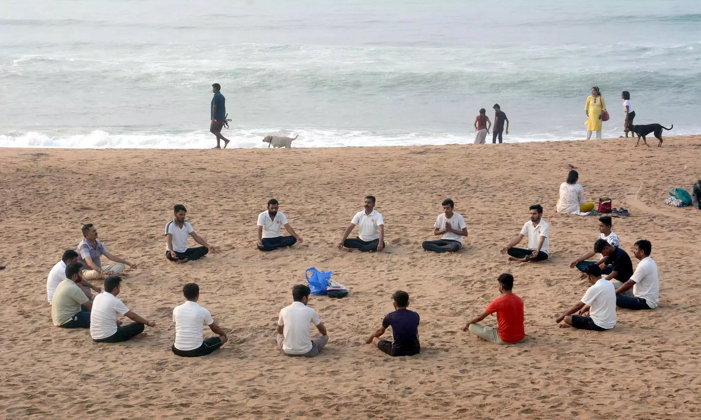 योग दिवस: Vizag सिटी के होटलों में पूरी क्षमता से भोजन उपलब्ध होने की सूचना योग दिवस: Vizag सिटी के होटलों में पूरी क्षमता से भोजन उपलब्ध होने की सूचना