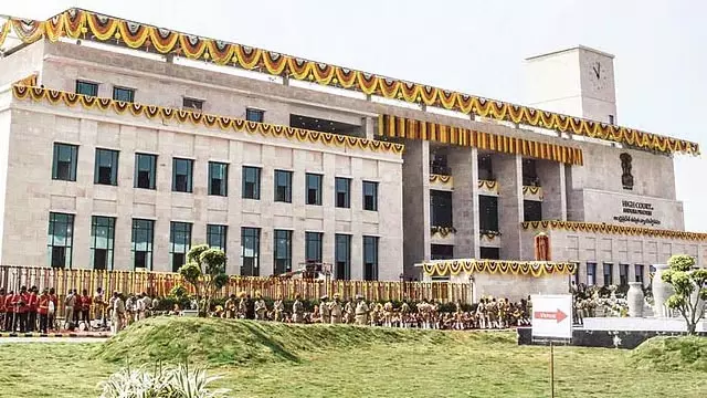 CRZ उल्लंघन: आंध्र प्रदेश हाईकोर्ट ने निष्क्रियता के लिए सदस्य सचिव को फटकार लगाई CRZ उल्लंघन: आंध्र प्रदेश हाईकोर्ट ने निष्क्रियता के लिए सदस्य सचिव को फटकार लगाई