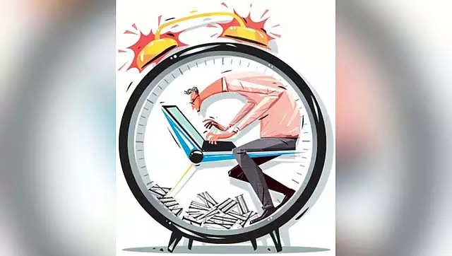 राज्य के निजी क्षेत्र के कर्मचारियों के लिए 10 घंटे के कार्यदिवस के प्रस्ताव पर व्यापक आक्रोश राज्य के निजी क्षेत्र के कर्मचारियों के लिए 10 घंटे के कार्यदिवस के प्रस्ताव पर व्यापक आक्रोश