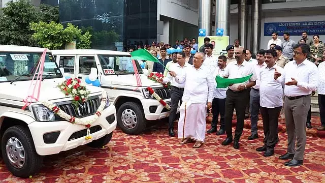 परिवहन नियम उल्लंघन: प्रभावी निरीक्षण के लिए 40 वाहन RTO को सौंपे गए परिवहन नियम उल्लंघन: प्रभावी निरीक्षण के लिए 40 वाहन RTO को सौंपे गए