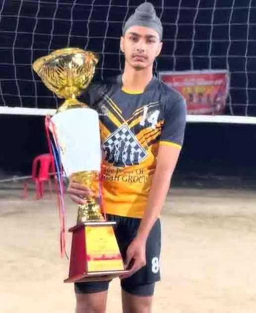 Tarn Taran गांव की अनाज मंडी में हथियारबंद हमलावरों ने 16 वर्षीय किशोर की हत्या कर दी Tarn Taran गांव की अनाज मंडी में हथियारबंद हमलावरों ने 16 वर्षीय किशोर की हत्या कर दी