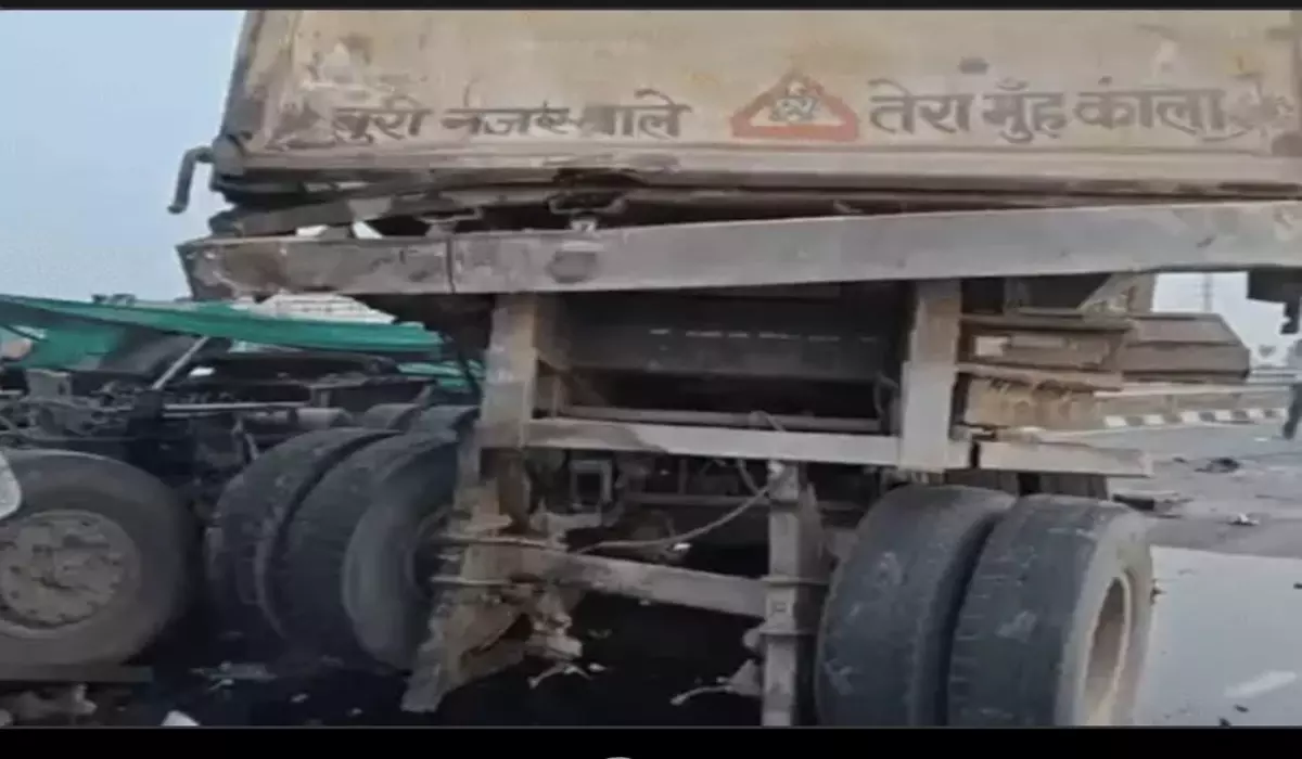 Charkhi Dadri: तीन ट्रकों की टक्कर में दो चालकों की मौत, एक गंभीर रूप से घायल Charkhi Dadri: तीन ट्रकों की टक्कर में दो चालकों की मौत, एक गंभीर रूप से घायल