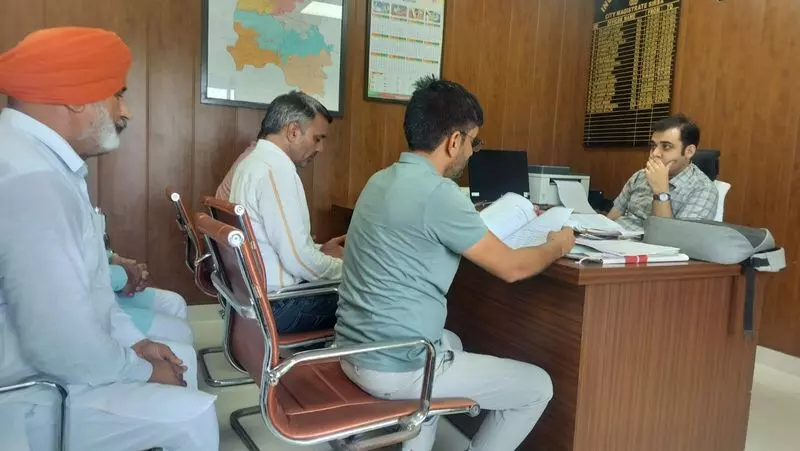 Haryana : संघ ने शिक्षकों को गैर-शिक्षण कार्यों में लगाए जाने पर नाराजगी जताई Haryana : संघ ने शिक्षकों को गैर-शिक्षण कार्यों में लगाए जाने पर नाराजगी जताई