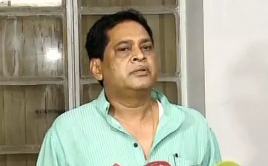 पूर्व मंत्री नबा दास के आवास पर आयकर विभाग का छापा, 20 टीमें कार्रवाई में पूर्व मंत्री नबा दास के आवास पर आयकर विभाग का छापा, 20 टीमें कार्रवाई में