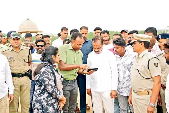 Odisha : क्राइम ब्रांच ने सामूहिक बलात्कार की घटना की जांच की Odisha : क्राइम ब्रांच ने सामूहिक बलात्कार की घटना की जांच की