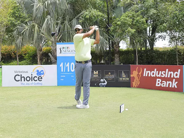 PGTI NextGen: किशोर वासु सहगल ने दूसरे राउंड में बिना किसी गलती के 67 का स्कोर बनाया और बढ़त हासिल की PGTI NextGen: किशोर वासु सहगल ने दूसरे राउंड में बिना किसी गलती के 67 का स्कोर बनाया और बढ़त हासिल की