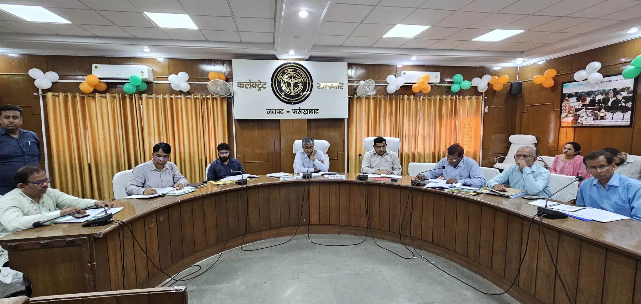 Farrukhabad: यूपी सीएलडीएफ के घटिया कार्यों पर सवाल, विभाग को थमाया गया नोटिस Farrukhabad: यूपी सीएलडीएफ के घटिया कार्यों पर सवाल, विभाग को थमाया गया नोटिस