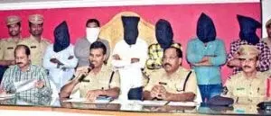 करूर में कुख्यात बदमाश को पुलिस ने गोली मारकर गिरफ्तार कर लिया करूर में कुख्यात बदमाश को पुलिस ने गोली मारकर गिरफ्तार कर लिया