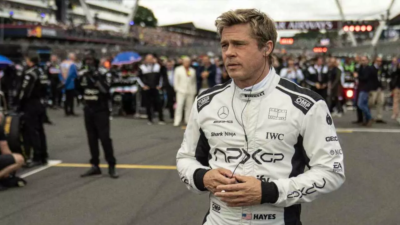 Brad Pitt & Damson Idris ने कहा कि लुईस हैमिल्टन ने उन्हें F1 सेट पर घर जैसा महसूस कराया Brad Pitt & Damson Idris ने कहा कि लुईस हैमिल्टन ने उन्हें F1 सेट पर घर जैसा महसूस कराया