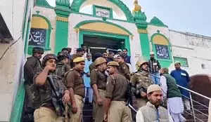 संभल हिंसा मामले में चार्जशीट दाखिल, एसपी बोले- सांसद बर्क और जफर अली समेत 23 को बनाया आरोपी संभल हिंसा मामले में चार्जशीट दाखिल, एसपी बोले- सांसद बर्क और जफर अली समेत 23 को बनाया आरोपी