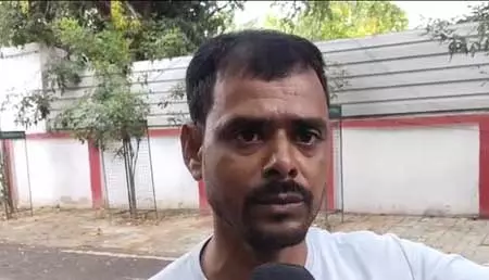 बिहार : पटना के पॉश इलाके में दिनदहाड़े फायरिंग, पुलिस जांच में जुटी बिहार : पटना के पॉश इलाके में दिनदहाड़े फायरिंग, पुलिस जांच में जुटी