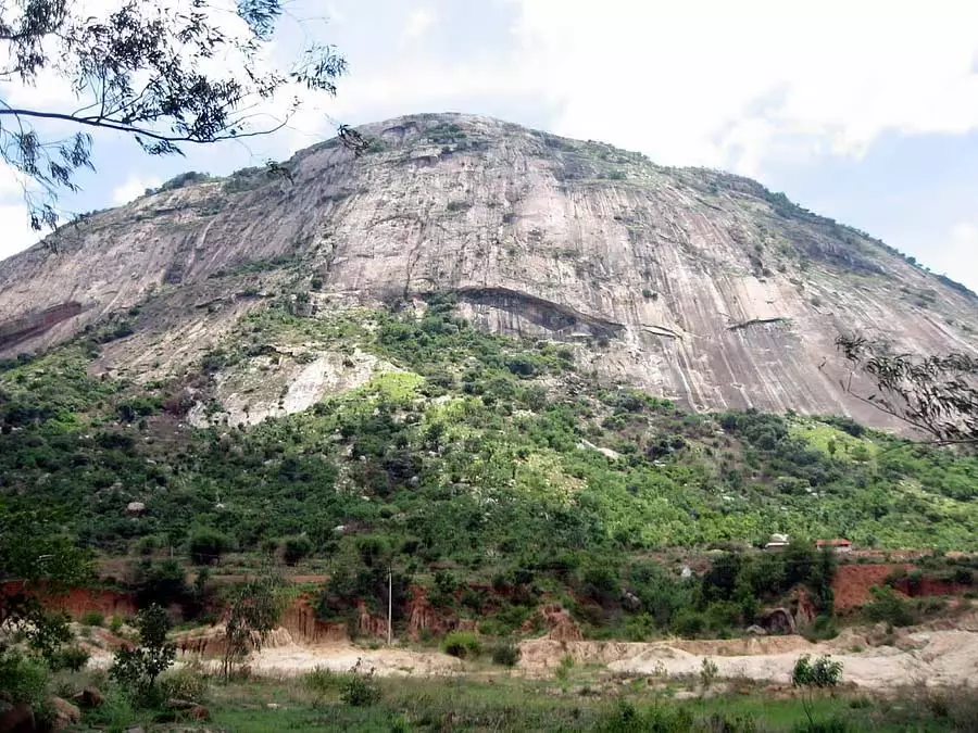 Karnataka : अर्कावती के बफर जोन नंदी हिल्स में रोपवे का विरोध Karnataka : अर्कावती के बफर जोन नंदी हिल्स में रोपवे का विरोध