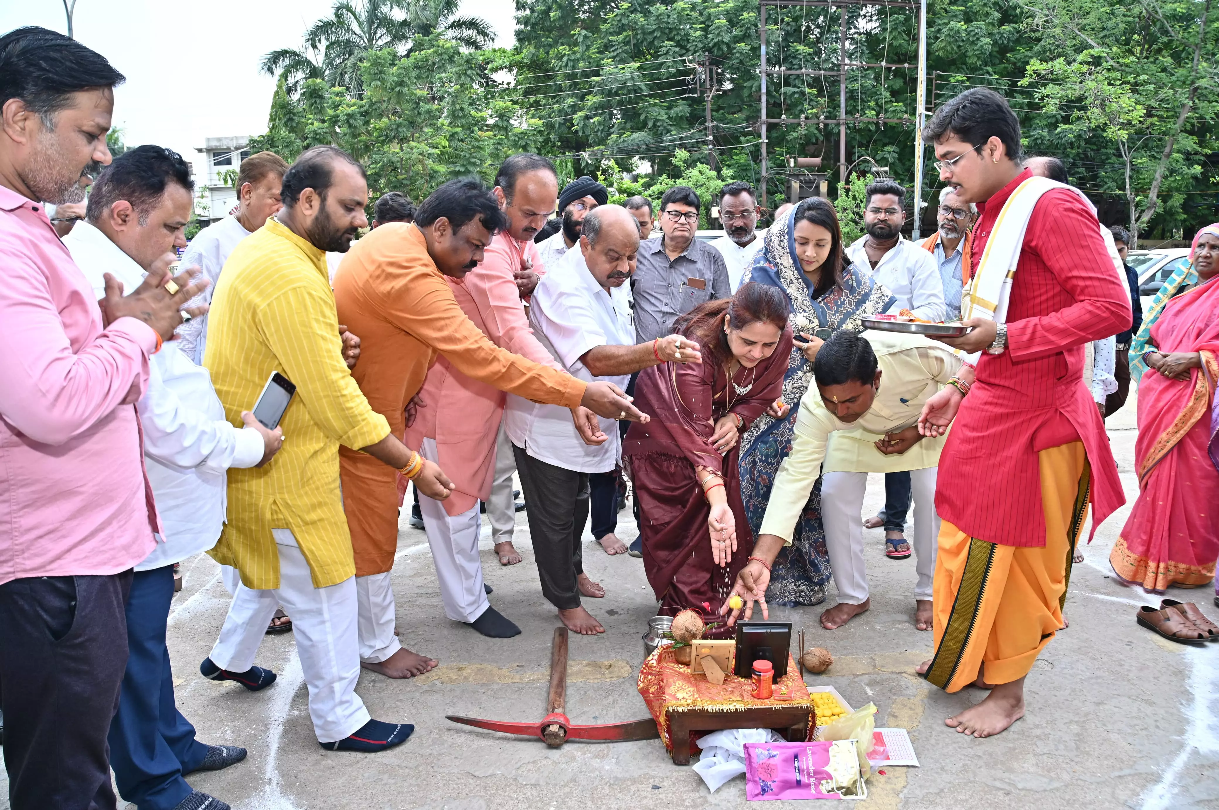 सड़क किनारे अवैध पार्किंग समाप्त होगी, पंडरी में मैकेनाइज्ड पार्किंग की सौगात सड़क किनारे अवैध पार्किंग समाप्त होगी, पंडरी में मैकेनाइज्ड पार्किंग की सौगात