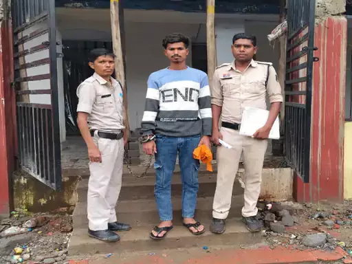 महिला पार्षद का बेटा रेप केस में गिरफ्तार, पीड़िता हॉस्पिटल में भर्ती महिला पार्षद का बेटा रेप केस में गिरफ्तार, पीड़िता हॉस्पिटल में भर्ती