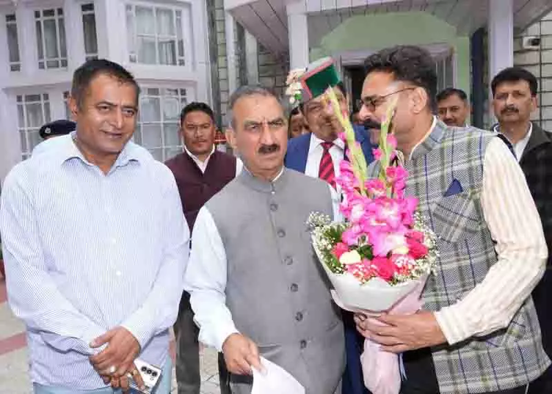 लंबरदारों का प्रतिनिधिमंडल शिमला में CM Sukhu से मिला लंबरदारों का प्रतिनिधिमंडल शिमला में CM Sukhu से मिला