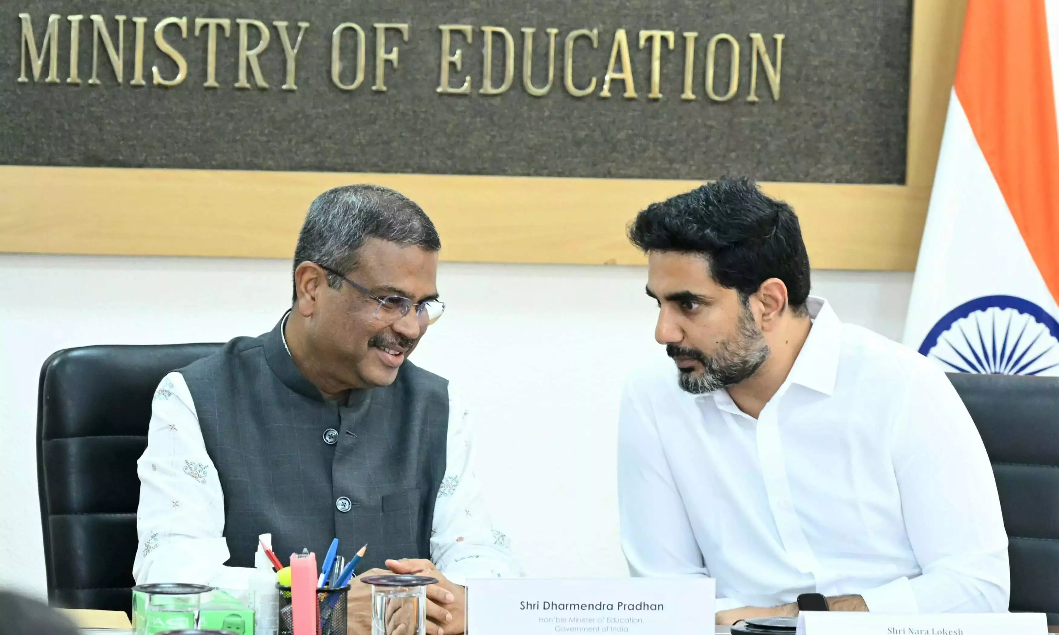 लोकेश ने 5 जुलाई को मेगा PTM कार्यक्रम के लिए धर्मेंद्र प्रधान को आमंत्रित किया लोकेश ने 5 जुलाई को मेगा PTM कार्यक्रम के लिए धर्मेंद्र प्रधान को आमंत्रित किया