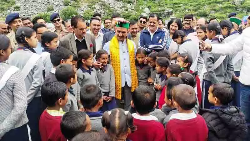Sukhu ने कुल्लू के सुदूर गांव में ‘सरकार गांव’ कार्यक्रम में भाग लिया Sukhu ने कुल्लू के सुदूर गांव में ‘सरकार गांव’ कार्यक्रम में भाग लिया