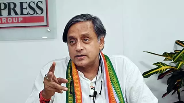 Kerala : शशि थरूर ने कांग्रेस नेतृत्व के साथ मतभेद स्वीकार किया Kerala : शशि थरूर ने कांग्रेस नेतृत्व के साथ मतभेद स्वीकार किया
