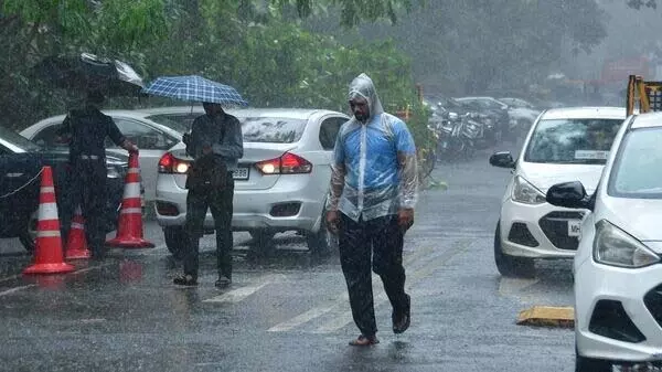 मुंबई और ठाणे में भारी बारिश, आईएमडी ने ऑरेंज अलर्ट जारी किया मुंबई और ठाणे में भारी बारिश, आईएमडी ने ऑरेंज अलर्ट जारी किया