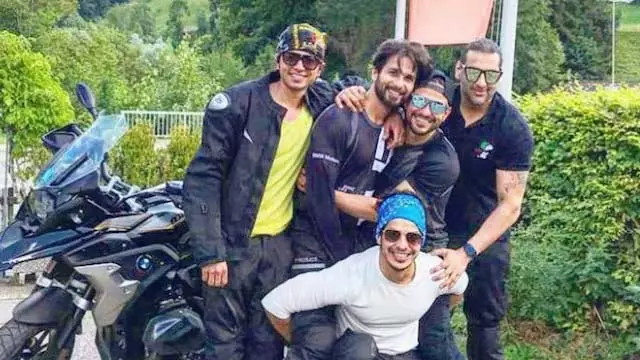 Shahid Kapoor : ईशान खट्टर के साथ अपनी रहस्यमयी यात्रा का किया खुलासा Shahid Kapoor : ईशान खट्टर के साथ अपनी रहस्यमयी यात्रा का किया खुलासा