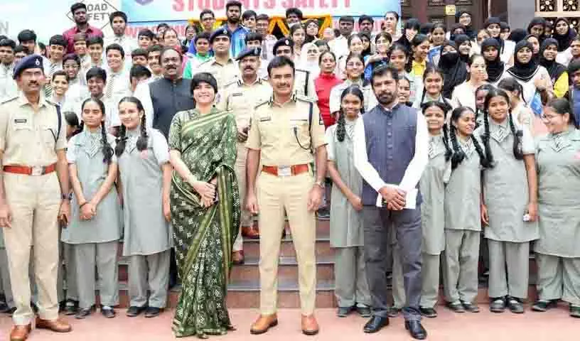 Hyderabad पुलिस ने छात्र परिवहन सुरक्षा पर बैठक आयोजित की Hyderabad पुलिस ने छात्र परिवहन सुरक्षा पर बैठक आयोजित की