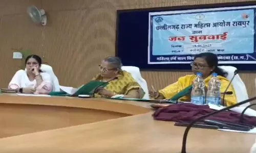 टीचर बहू के खिलाफ महिला आयोग पहुंची सास, अफेयर का खुला राज, नौकरी से बर्खास्त टीचर बहू के खिलाफ महिला आयोग पहुंची सास, अफेयर का खुला राज, नौकरी से बर्खास्त