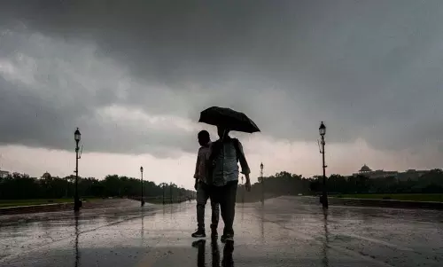 दिल्ली में मध्यम से भारी बारिश का अनुमान, ऑरेंज अलर्ट जारी