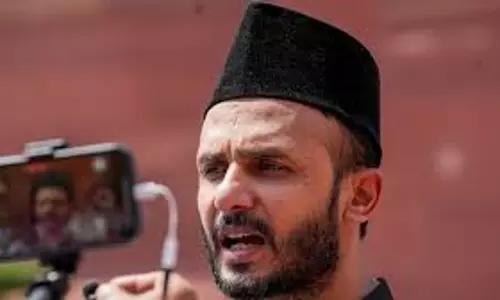 Moradabad: सपा सांसद जियाउर्रहमान बर्क पर कानूनी घेरा, चार्जशीट में शामिल Moradabad: सपा सांसद जियाउर्रहमान बर्क पर कानूनी घेरा, चार्जशीट में शामिल