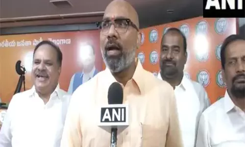 BJP MP अरविंद धर्मपुरी ने बनकाचेरला परियोजना बैठक को सरासर दिखावा बताया BJP MP अरविंद धर्मपुरी ने बनकाचेरला परियोजना बैठक को सरासर दिखावा बताया
