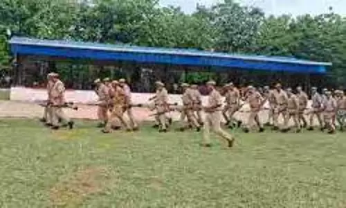 Sant Kabir Nagar: साप्ताहिक परेड का हुआ निरीक्षण, अनुशासन और दक्षता पर दिया गया जोर