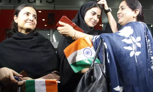 ऑपरेशन सिंधु: ईरान में फंसे 110 भारतीयों को लेकर दिल्ली पहुंचा विमान, लौटे छात्र बोले वहां स्थिति बेहद खराब ऑपरेशन सिंधु: ईरान में फंसे 110 भारतीयों को लेकर दिल्ली पहुंचा विमान, लौटे छात्र बोले वहां स्थिति बेहद खराब