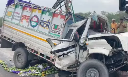 Agra: ड्राइवर के ऊँघ जाने पर लुढ़का लोडर, वॉक कर रहे तीन बुजुर्गों की मौत
