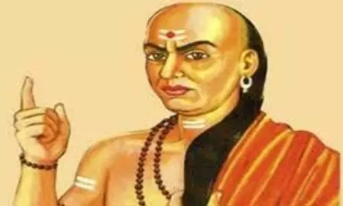 Chanakya Niti: चाणक्य नीति के इन 5 गुप्त मंत्रों को अपनाएं, लोग पूछेंगे- कैसे हुई इतनी तरक्की