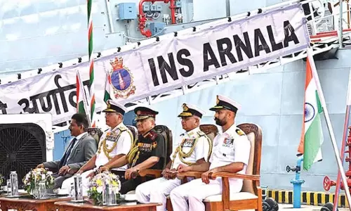 Andhra: आईएनएस अर्नाला भारतीय नौसेना में शामिल Andhra: आईएनएस अर्नाला भारतीय नौसेना में शामिल