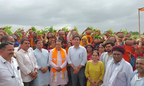 Jaipur: अंतर्राष्ट्रीय योग दिवस पर जयपुर में 2 लाख 51 हजार से ज्यादा लोग करेंगे योगाभ्यास Jaipur: अंतर्राष्ट्रीय योग दिवस पर जयपुर में 2 लाख 51 हजार से ज्यादा लोग करेंगे योगाभ्यास