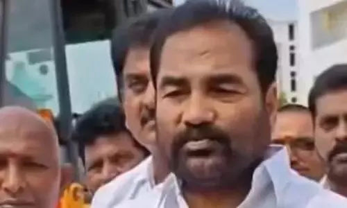 Nellore के मध्य में 150 करोड़ रुपये की जमीन हड़पी गई Nellore के मध्य में 150 करोड़ रुपये की जमीन हड़पी गई