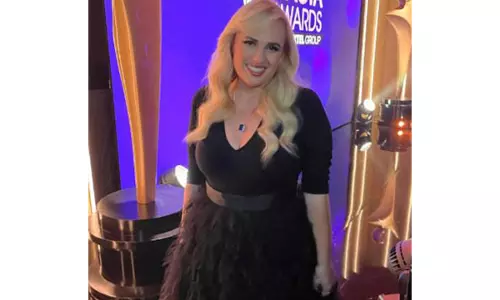 Rebel Wilson ने ब्राइड हार्ड के सेट पर हुई भयानक दुर्घटना को याद किया Rebel Wilson ने ब्राइड हार्ड के सेट पर हुई भयानक दुर्घटना को याद किया